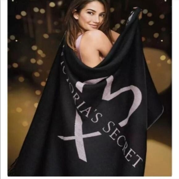 Victoria's Secret Fringe Throw Blanket Black with Pink Signature Heart - Picture 1 of 4